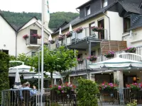 Weinhaus Berg فنادق في Alf