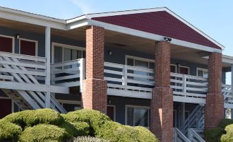 Born Free Suites by the Sea