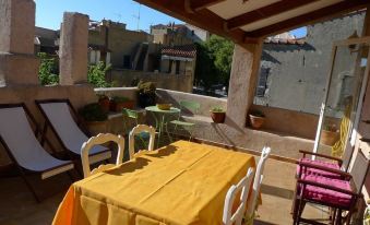 House with 2 Bedrooms in Aregno, with Wonderful City View, Furnished T