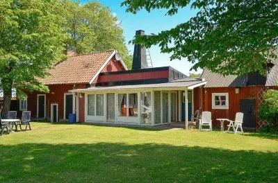 Alvaret Hotel & Hostel Hotels near Långe Erik