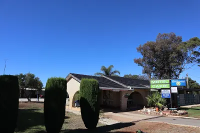 Capri Motel