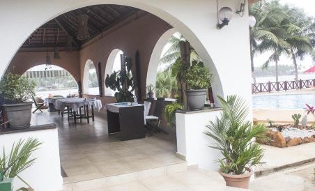 Hotel Akwa Beach - Housity