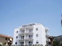 Apartments Sperlonga Hotels near Torre Truglia
