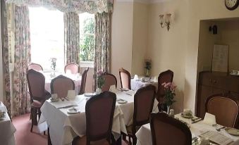 Ashley Hotel - Housity