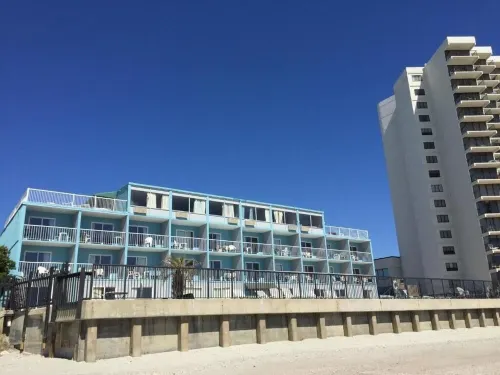 Garden City Inn - parking