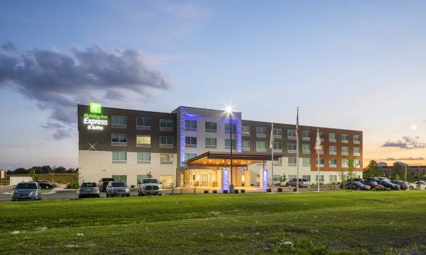 Holiday Inn Express & Suites Bourbonnais East - Bradley by IHG
