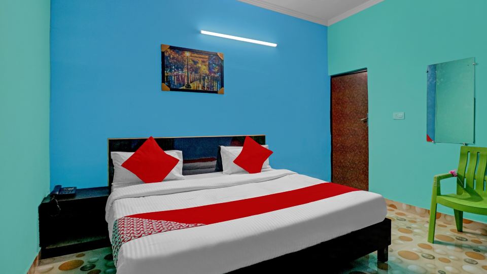 OYO 76152 Prem Hotel