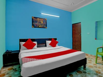 OYO 76152 Prem Hotel