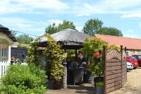 The Crown Inn Hotels in Sibson-cum-Stibbington