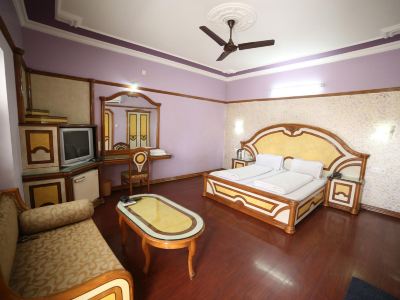 Hotel Naveen Deluxe