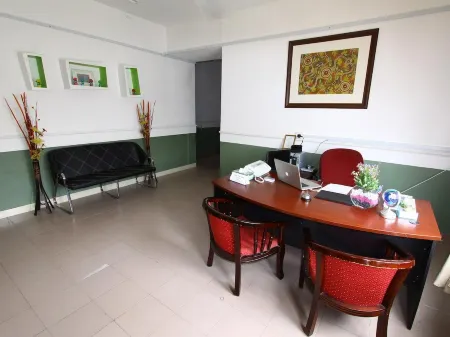 Hotel Suri Kota Bharu Отели в г. Panji