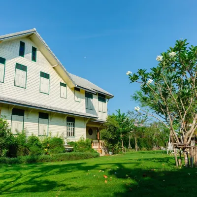 Burann Bangtanode Hotels near Photharam Railway Station‎