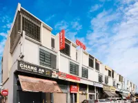 Crystal City Hotel Hotels in Куантан