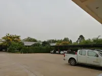The Amber Mansion - Bãi đậu xe