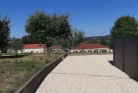 Le Feneau Hotel a Creuzier-le-Neuf