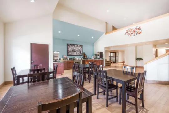 Super 8 by Wyndham Show Low