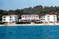 On the Rocks Hotels in Imerovigli