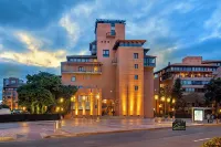 Cora 96 Street Apartments Hotels in 