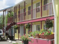 Westwood Motel 100 Mile House