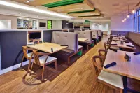 Holiday Inn ATLANTA-GAS SOUTH ARENA AREA by IHG