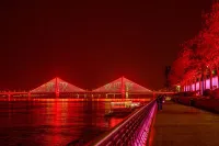 June Scenic Hotel (Wuhan Greenland International Financial City Wuchang Riverside Park)