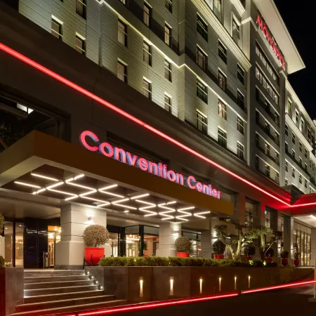 Movenpick Hotel Istanbul Asia Airport Отели рядом с достопримечательностью «Станция метро Pendik»