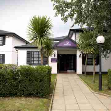 Premier Inn Cobham Hotel Exterior