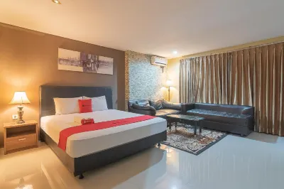 RedDoorz Plus Near Sepinggan Airport 3 Balikpapan Hotels in Balikpapan