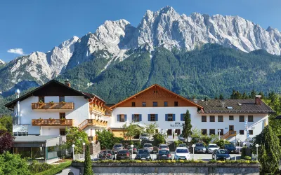 Romantik Alpenhotel Waxenstein Hôtels à : Grainau