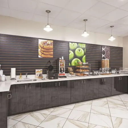 La Quinta Inn & Suites by Wyndham Springfield IL
