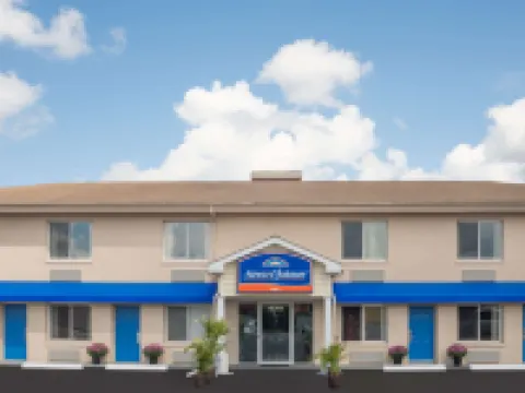Howard Johnson by Wyndham Springfield Hotels in Springfield