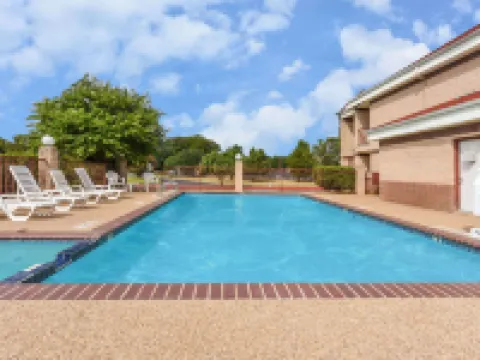 Days Inn by Wyndham Granbury Hotels in Hood County