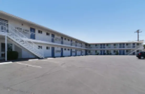 Motel 6 Barstow, CA - Route 66