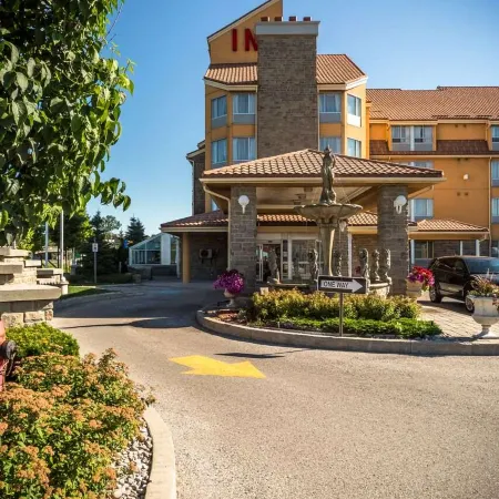 Monte Carlo Inn Barrie - Newly Renovated