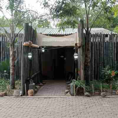 Limpopo Lodge Hotel Exterior