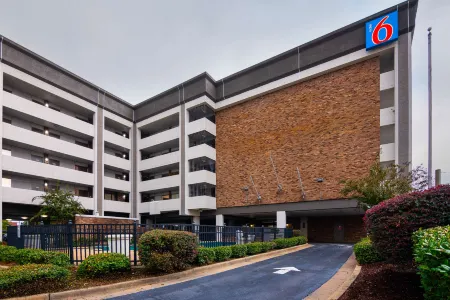 Motel 6 Columbus, GA - Downtown Отели рядом с достопримечательностью «Columbus State University Department of Theater»
