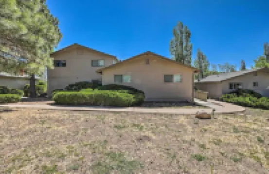 Flagstaff Townhome - Walk to Country Club and Pools!
