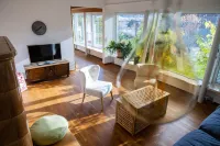 Luxury Apartment with Terrace and Garden, Free Parking, Smart TV, Etc.