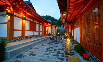 Iga Hanok-Awarded Architectural Culture Award