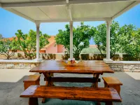 Peric Hotels in Blato