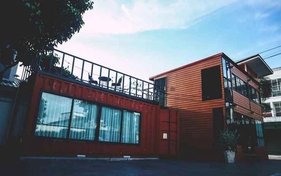 รูปภาพของเดอะเบดเรสซิเด้นท์