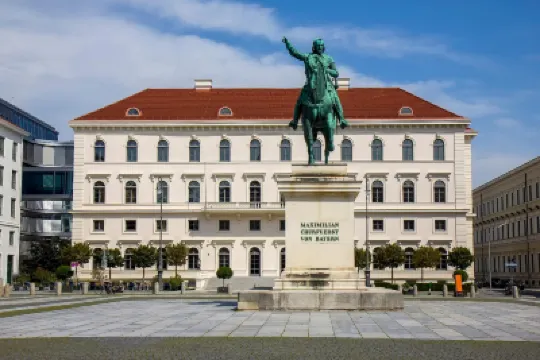 Centerroom München City Hotels near BMW Museum