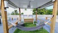 Cozy and Modern Apartment Black & White with Jacuzzi on Terrace
