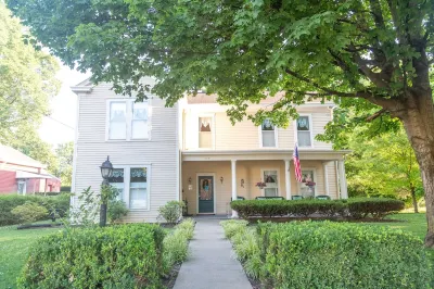 Red Rose Inn Bed & Breakfast Hotels near Bardstown Art Gallery