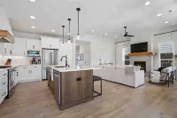 Prestine and Comfortable Home. - 4-Star