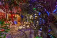 Ithaa Inn Kamadhoo Hotels near Landaagiraavaru