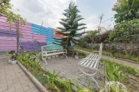 RedDoorz near Universitas Advent Indonesia Hotel di Parongpong