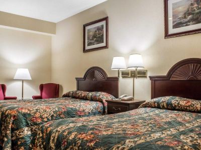 Econo Lodge Inn & Suites North Syracuse Airport