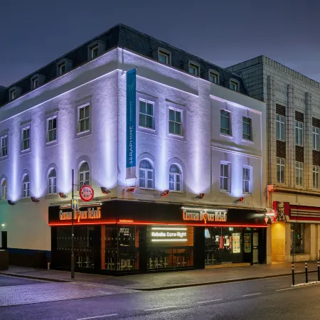 Seraphine Hammersmith Hotel Отели рядом с достопримечательностью «Станция метро Hammersmith»