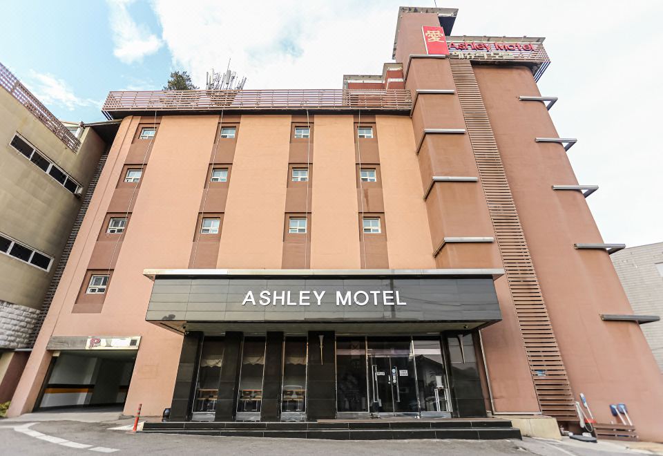 2. 동해 애슈리모텔..